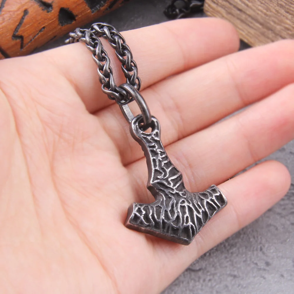 never fade Vintage Viking Vegvisir Iron Color Viking Odin Rune Pendant Necklace with wooden box As Men Gift never fade Vintage Viking Vegvisir Iron Color Viking Odin Rune Pendant Necklace with wooden box As Men Gift