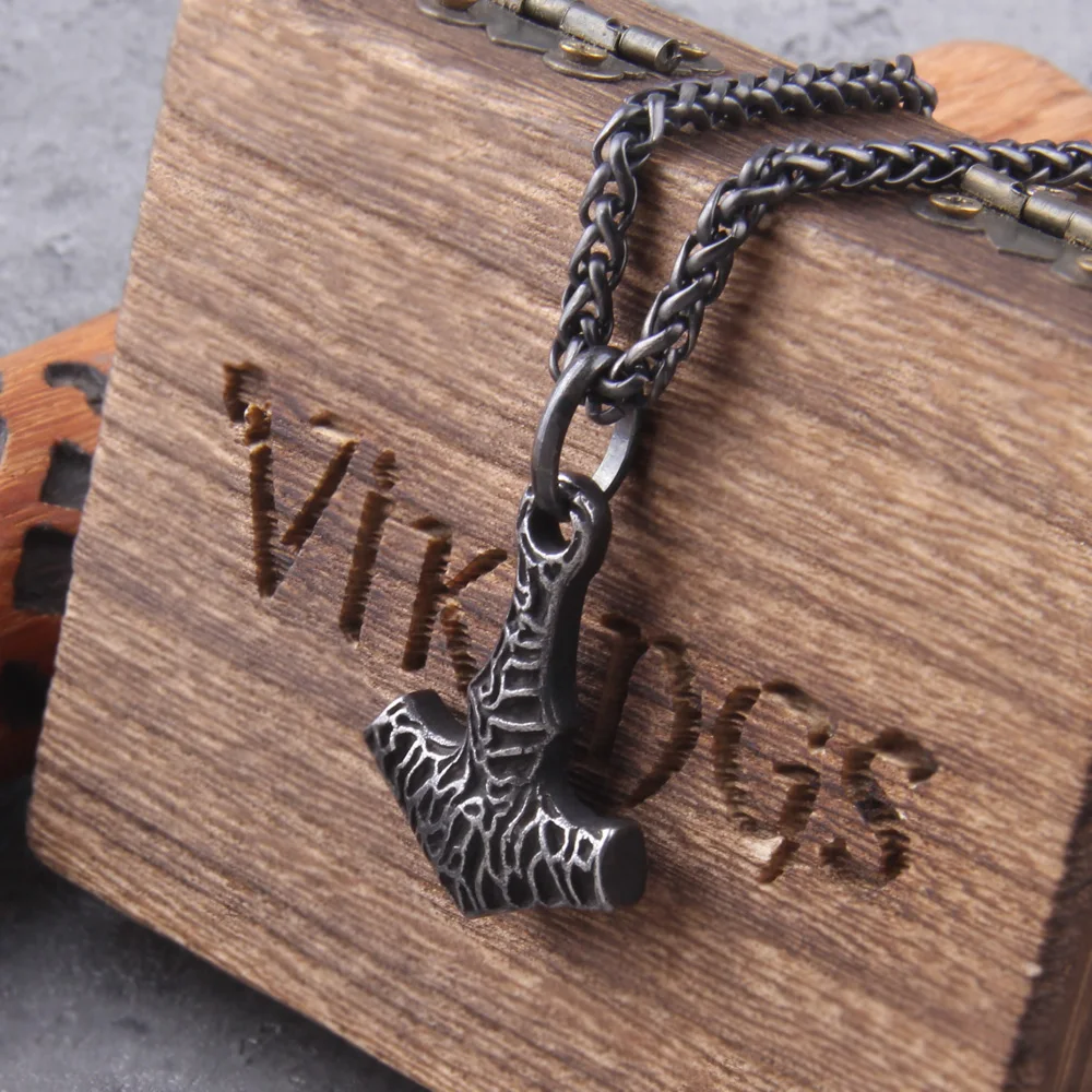 never fade Vintage Viking Vegvisir Iron Color Viking Odin Rune Pendant Necklace with wooden box As Men Gift