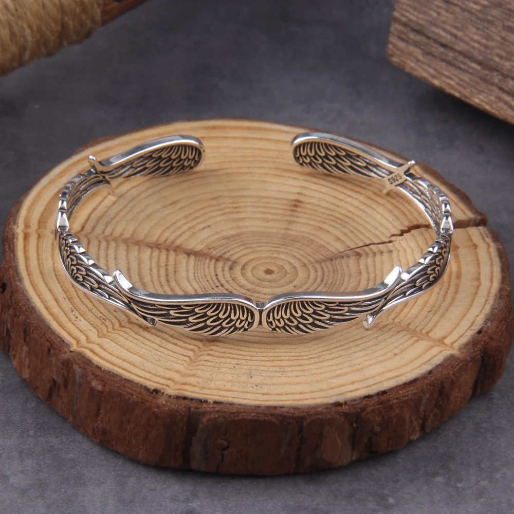 Punk Simple Silver Color Twisted Mobius Cuff Bangles Infinite Loop Bracelet Men’s Fashion Casual Party Jewelry Gift with box Punk Simple Silver Color Twisted Mobius Cuff Bangles Infinite Loop Bracelet Men's Fashion Casual Party Jewelry Gift with box