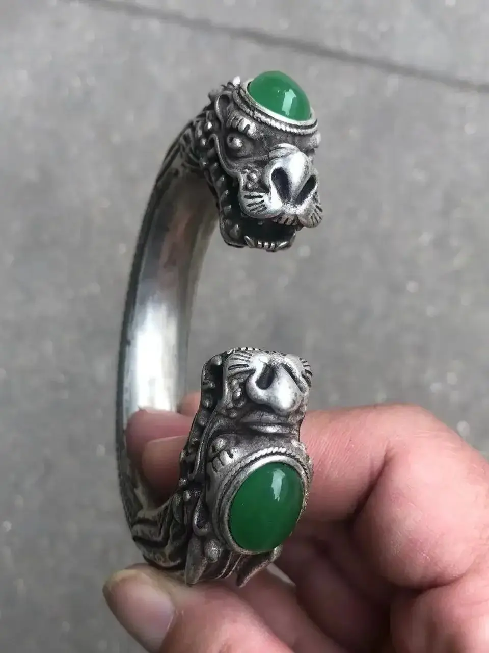 Old Tibet silver Double Dragon inlay green gemstone handmade Bracelet