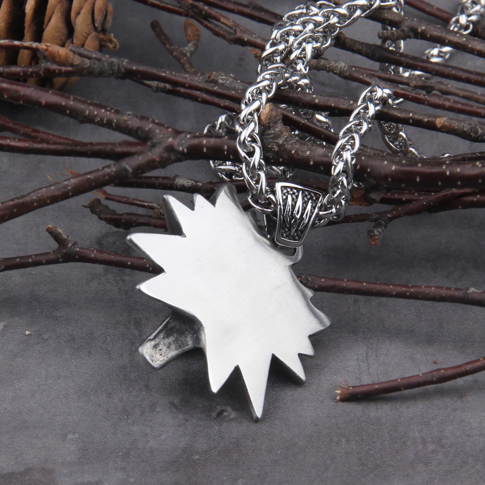 Solid Stainless Steel Gray color Wizard 3 Wild Hunt Game pendant necklace Geralt wolf head necklace with wooden box as men gift Solid Stainless Steel Gray color Wizard 3 Wild Hunt Game pendant necklace Geralt wolf head necklace with wooden box as men gift