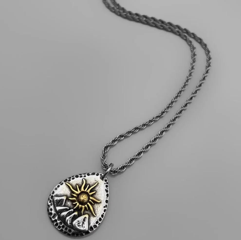 New Trendy Retro Silver Wishing Stone Sun Pendant Necklace for Women Men Handmade Simple Desgin Couple Necklace Jewelry Gift New Trendy Retro Silver Wishing Stone Sun Pendant Necklace for Women Men Handmade Simple Desgin Couple Necklace Jewelry Gift