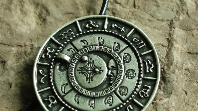 Viking Moon Phase Talisman Necklace – Retro Norse Rune Amulet Pendant Jewelry Viking Moon Phase Talisman Necklace – Retro Norse Rune Amulet Pendant Jewelry