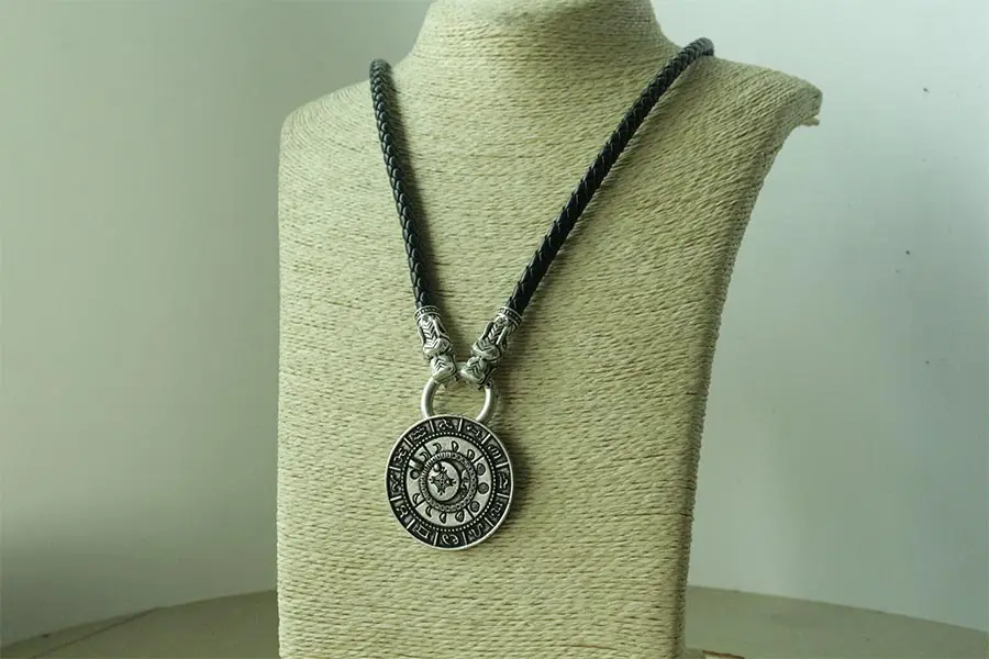 1pcs viking retro The old moon phase talisman necklace rune pendant amulet jewelry