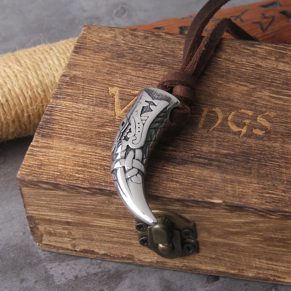 Never Fade Wolf Fang Tooth Spike with wolf Carving patterns Pendant Necklace wooden box as men gift Never Fade Wolf Fang Tooth Spike with wolf Carving patterns Pendant Necklace wooden box as men gift