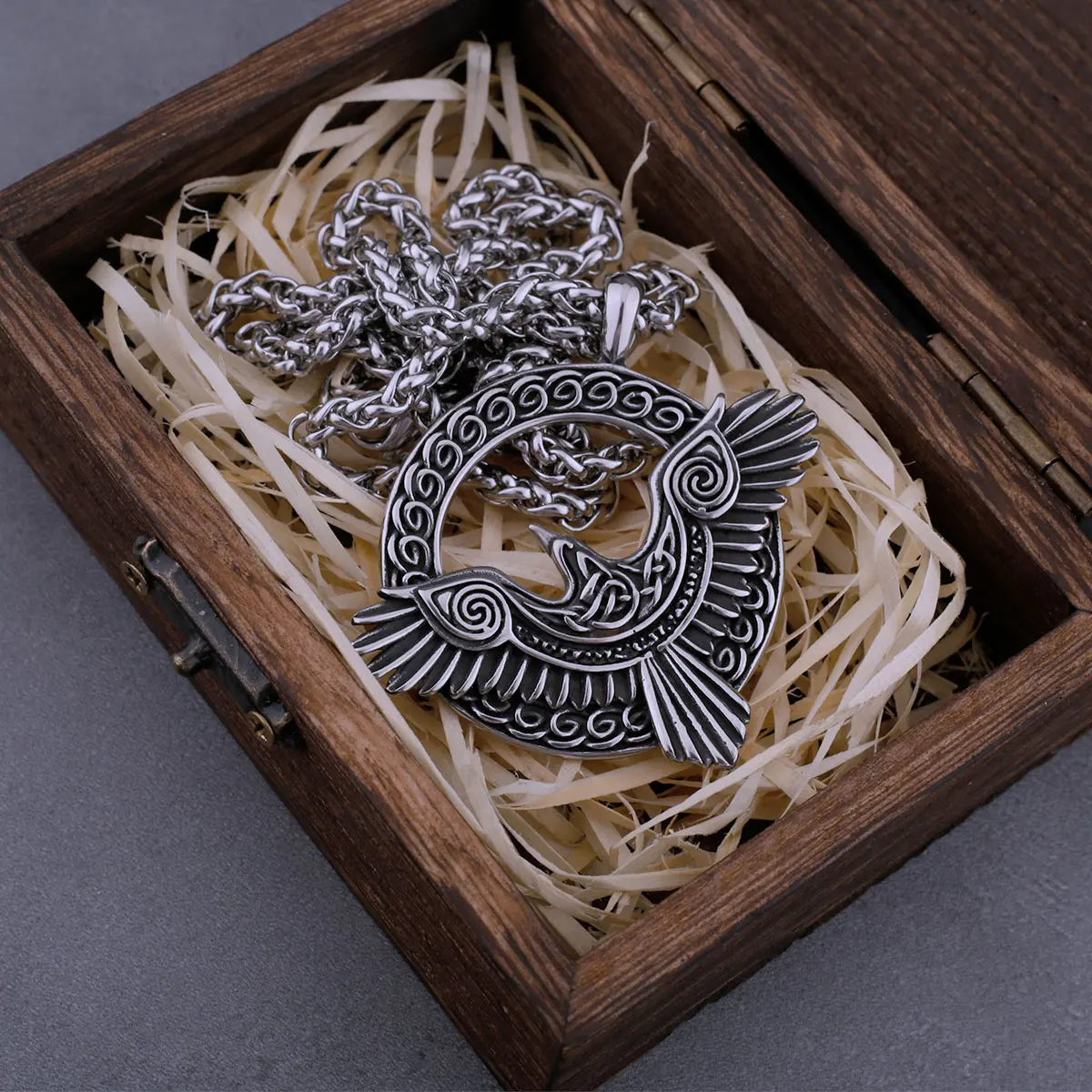 Stainless Steel Viking Odin Raven Necklace Men Vintage Huginn Muninn Celtic Knot Fashion Amulet Pendant Jewelry Gifts Stainless Steel Viking Odin Raven Necklace Men Vintage Huginn Muninn Celtic Knot Fashion Amulet Pendant Jewelry Gifts