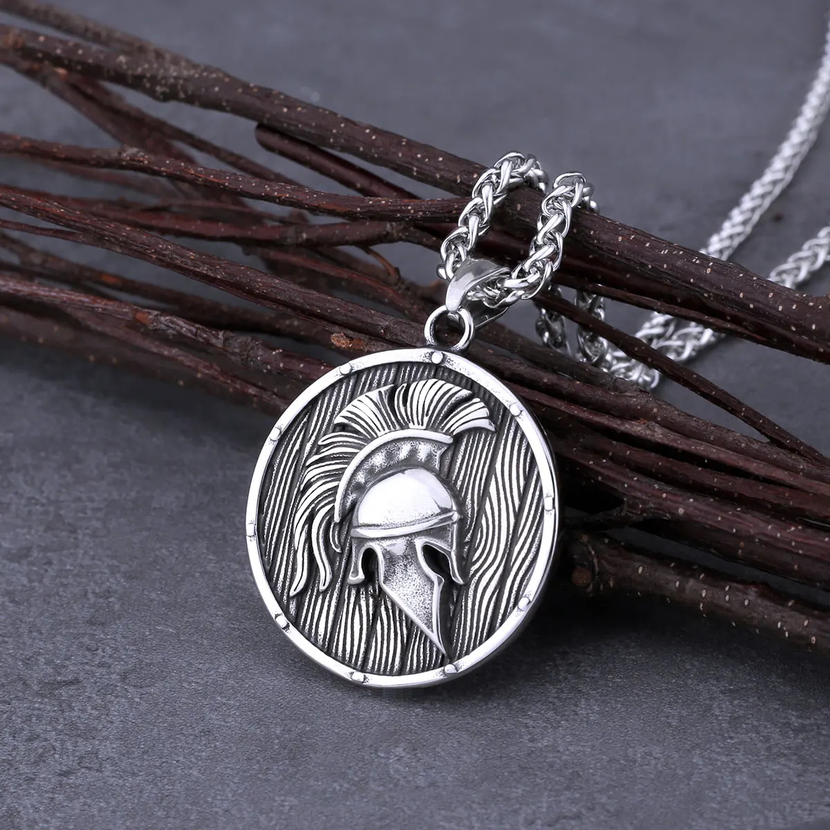 Nordic Viking Spartan Warrior Helmet Necklace Men's Stainless Steel Vintage Hip Hop Amulet Pendant Necklace Fashion Punk Jewelry Nordic Viking Spartan Warrior Helmet Necklace Men's Stainless Steel Vintage Hip Hop Amulet Pendant Necklace Fashion Punk Jewelry