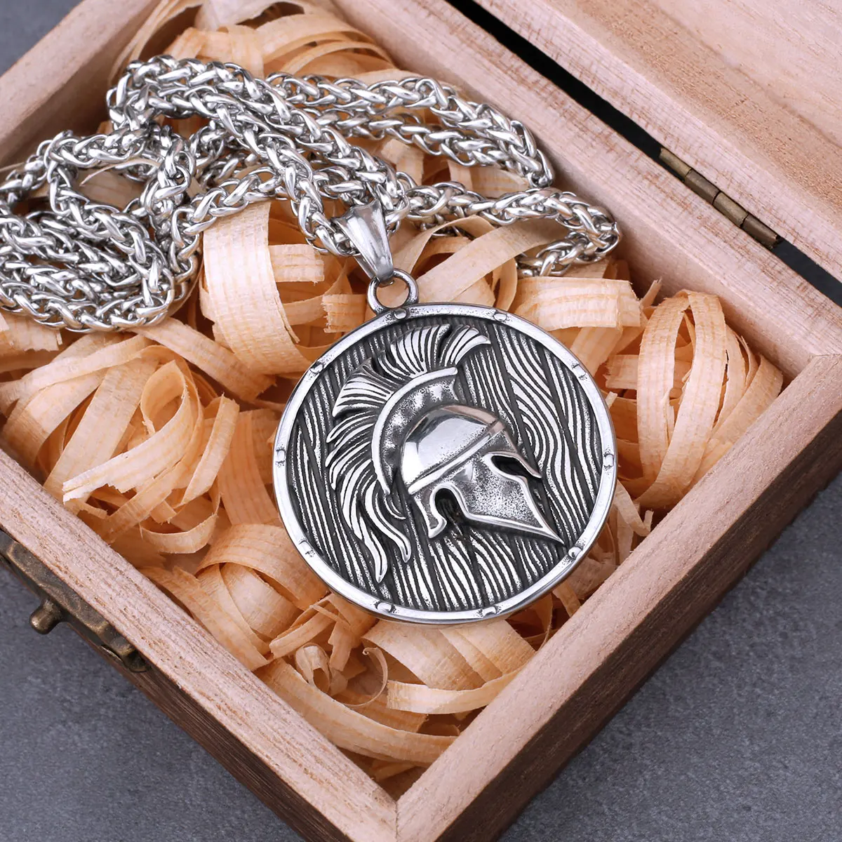 Nordic Viking Spartan Warrior Helmet Necklace Men’s Stainless Steel Vintage Hip Hop Amulet Pendant Necklace Fashion Punk Jewelry Nordic Viking Spartan Warrior Helmet Necklace Men's Stainless Steel Vintage Hip Hop Amulet Pendant Necklace Fashion Punk Jewelry
