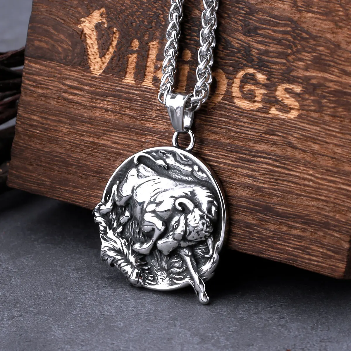 Stainless Steel Animal Angry Bull Necklace Men Women Vintage Fashion Charm Pendant Necklace Biker Chain Jewelry Christmas Gift Stainless Steel Animal Angry Bull Necklace Men Women Vintage Fashion Charm Pendant Necklace Biker Chain Jewelry Christmas Gift