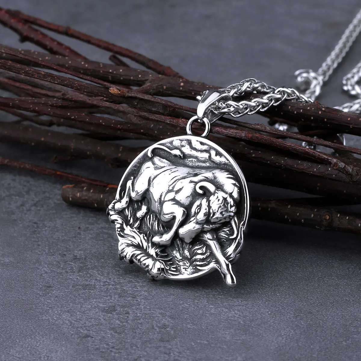 Stainless Steel Animal Angry Bull Necklace Men Women Vintage Fashion Charm Pendant Necklace Biker Chain Jewelry Christmas Gift Stainless Steel Animal Angry Bull Necklace Men Women Vintage Fashion Charm Pendant Necklace Biker Chain Jewelry Christmas Gift