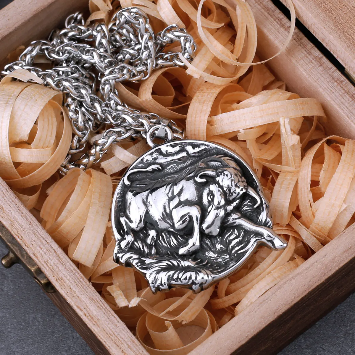 Stainless Steel Animal Angry Bull Necklace Men Women Vintage Fashion Charm Pendant Necklace Biker Chain Jewelry Christmas Gift Stainless Steel Animal Angry Bull Necklace Men Women Vintage Fashion Charm Pendant Necklace Biker Chain Jewelry Christmas Gift