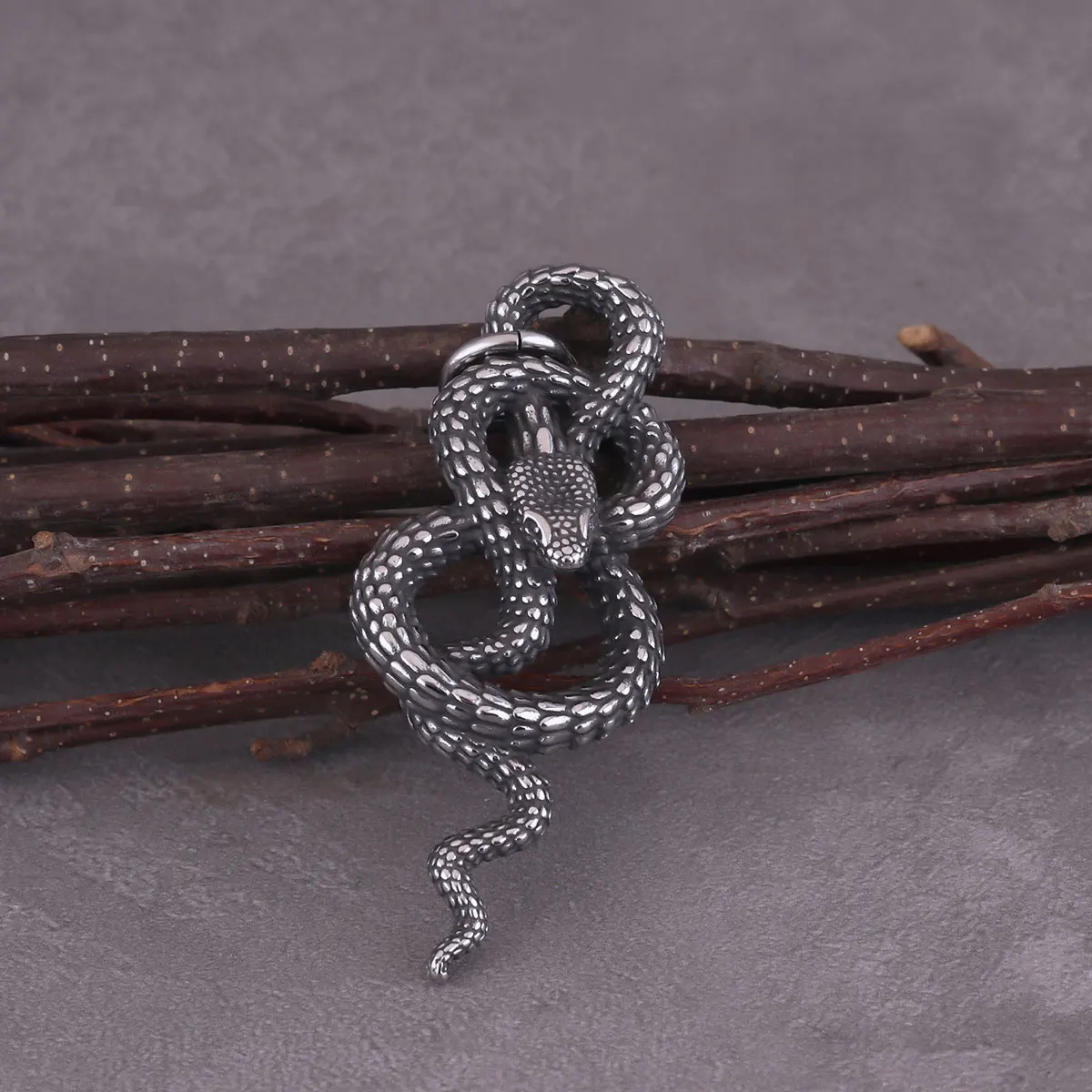 Stainless Steel Winding Snake Pendant Necklace Black Gun Plated Animal Creative Design Necklace Men Punk Hip Hop Jewelry Gift Stainless Steel Winding Snake Pendant Necklace Black Gun Plated Animal Creative Design Necklace Men Punk Hip Hop Jewelry Gift