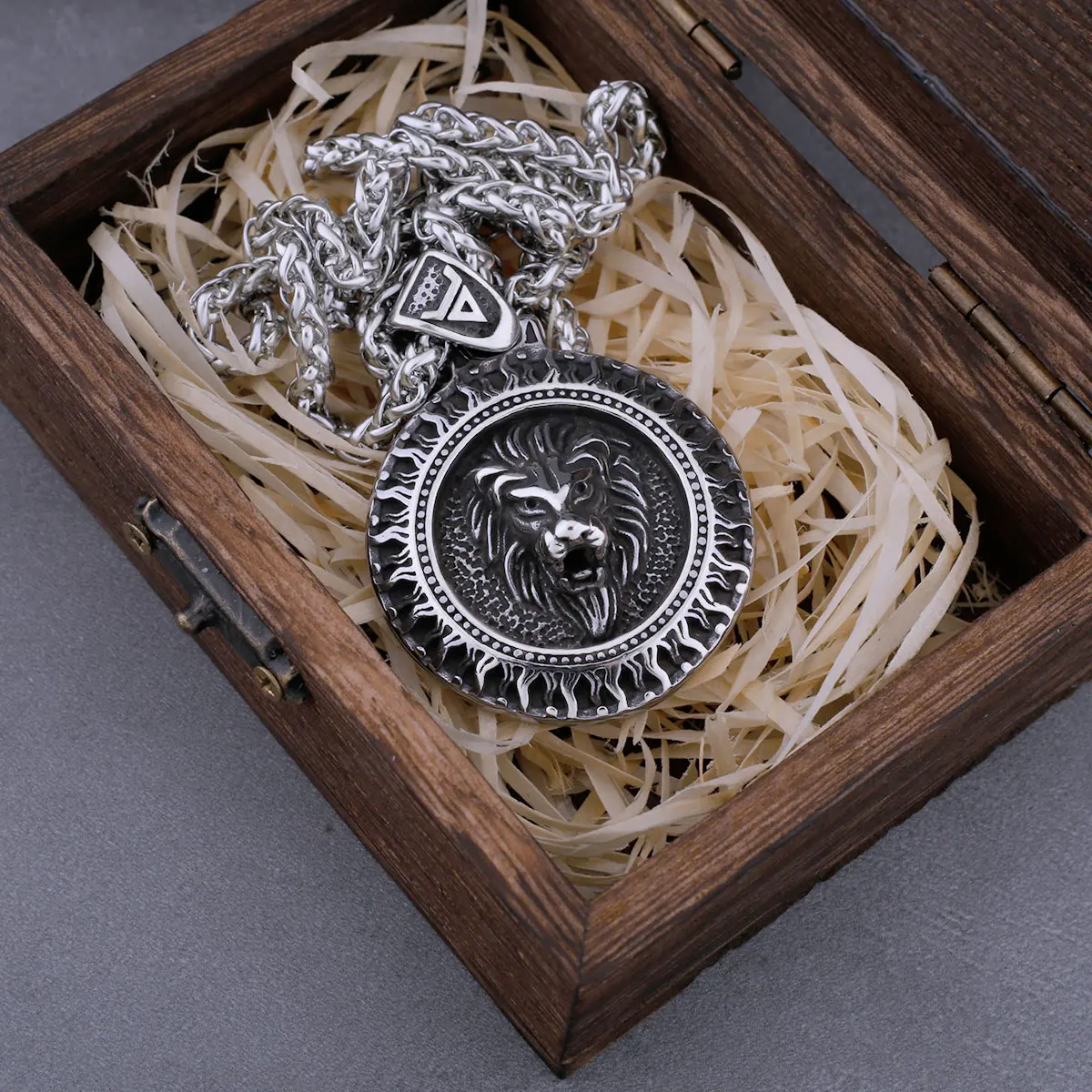 Stainless Steel Lion Head Pendant Necklace Nordic Rune Amulet Retro Punk Jewelry Gift for Boyfriend Wholesale Stainless Steel Lion Head Pendant Necklace Nordic Rune Amulet Retro Punk Jewelry Gift for Boyfriend Wholesale