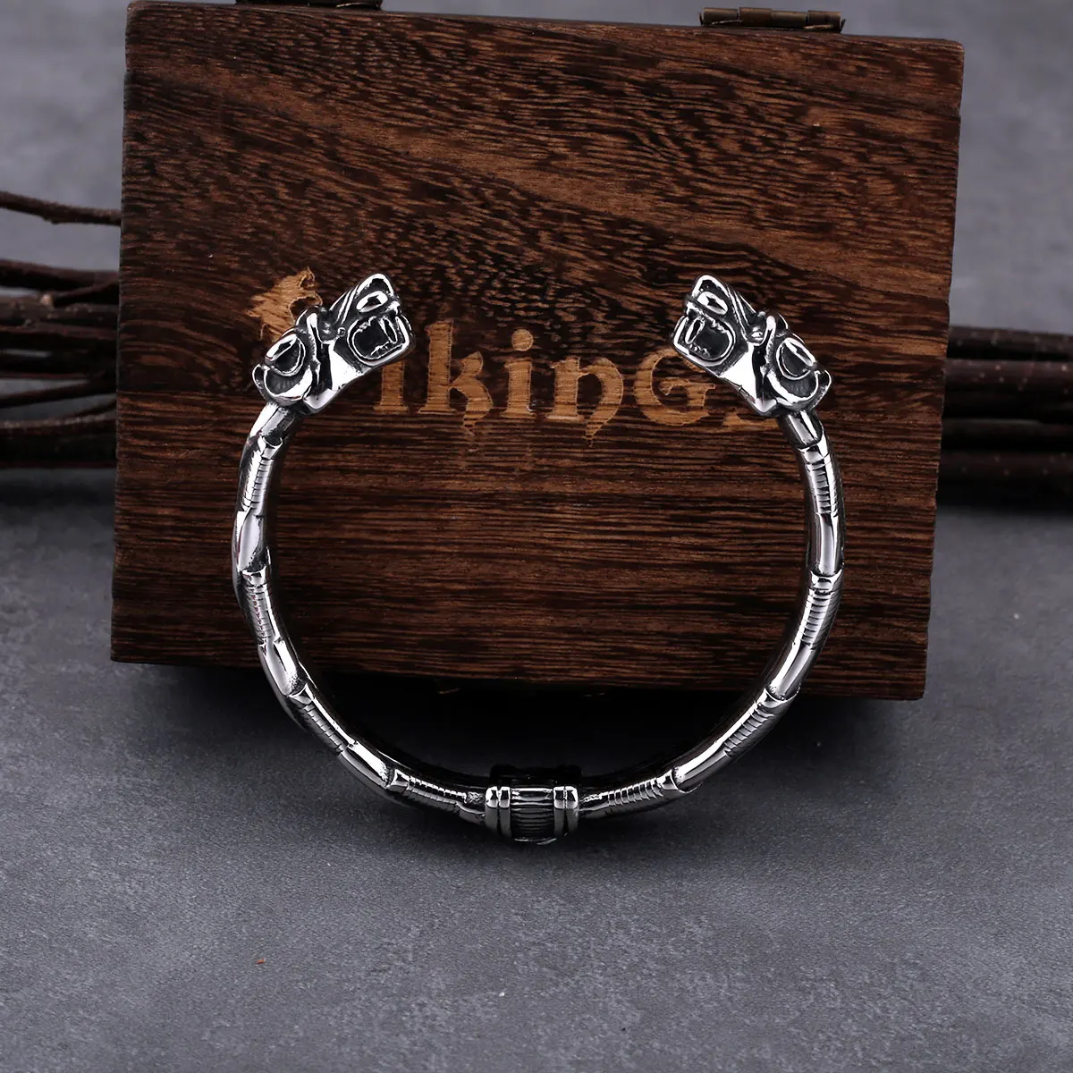Nordic Viking Stainless Steel Wolf Head Bracelet Cuff Bracelet Gift Adjustable Men's and Women's Jewelry