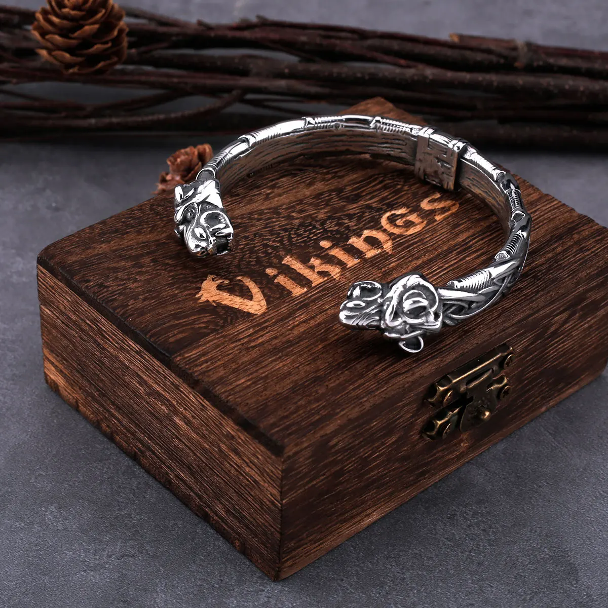 Nordic Viking Stainless Steel Wolf Head Bracelet Cuff Bracelet Gift Adjustable Men's and Women's Jewelry