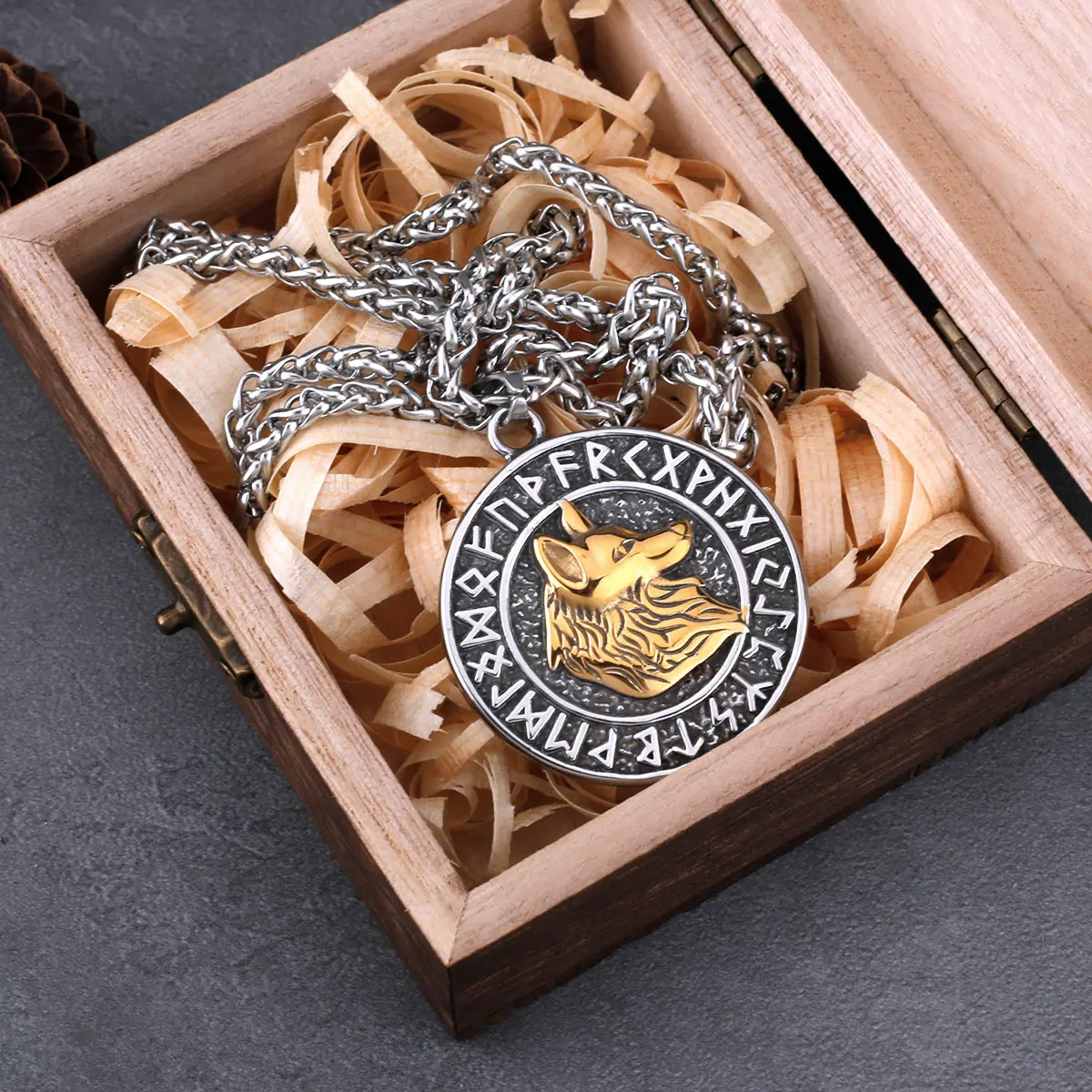 Stainless Steel Viking Wolf Head Retro Rune Pendant Necklace Mens Compass Amulet High Quality Handmade Pendant Jewelry Stainless Steel Viking Wolf Head Retro Rune Pendant Necklace Mens Compass Amulet High Quality Handmade Pendant Jewelry