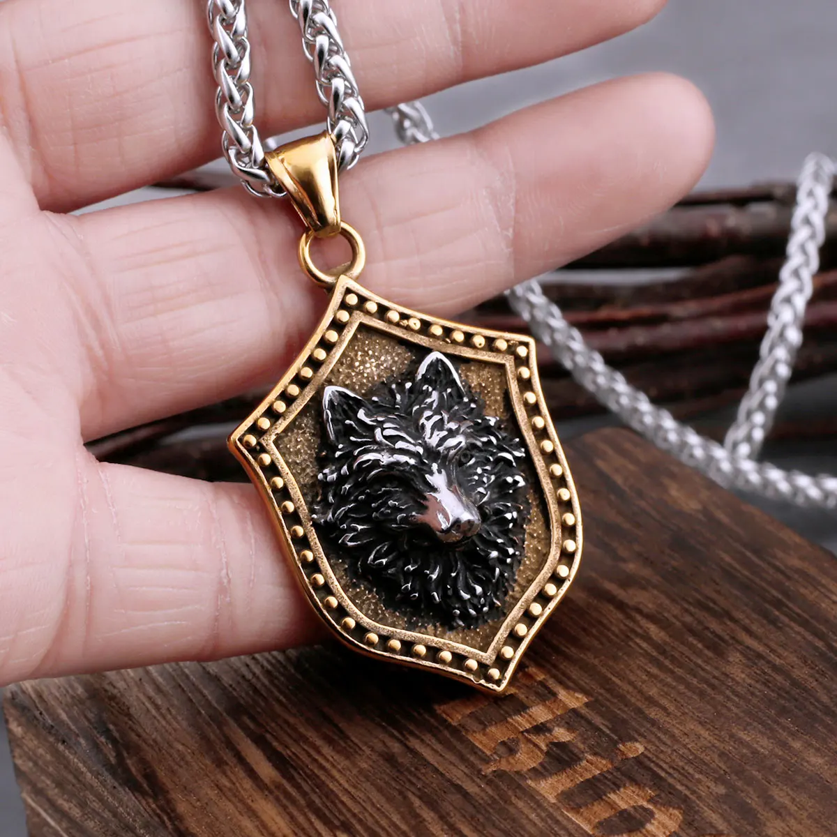 Fashion Vikings Wolf Head Amulet Necklace Men’s Nordic Fox Animal Pendant Necklace Vintage Charm Stainless Steel Jewelry As Gift Fashion Vikings Wolf Head Amulet Necklace Men's Nordic Fox Animal Pendant Necklace Vintage Charm Stainless Steel Jewelry As Gift