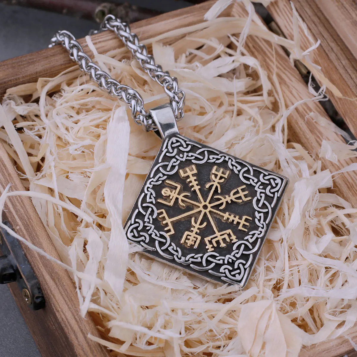 Stainless Steel Men's Road Sign Compass Vegvisir Rune Necklace Odin Amulet Viking Hip Hop Vintage Pendant Jewelry Boyfriend Gift