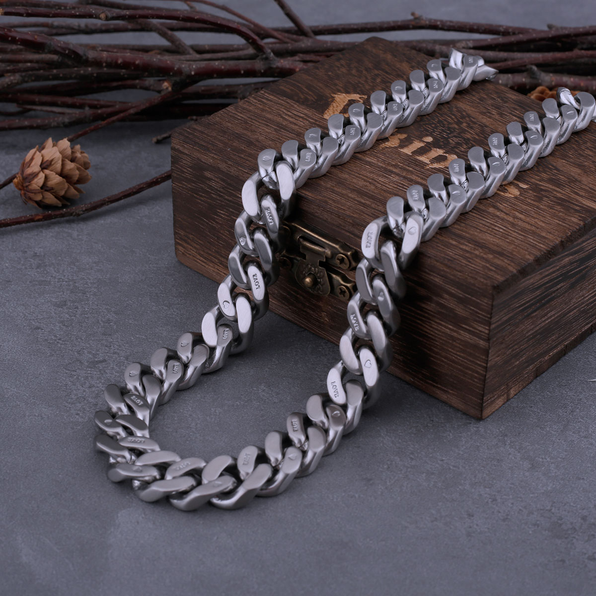 New Design Cuban Thick Chain Necklace Men Women Stainless Steel Punk Hip Hop Carved Love Couple Clavicle Chain Jewelry Gift