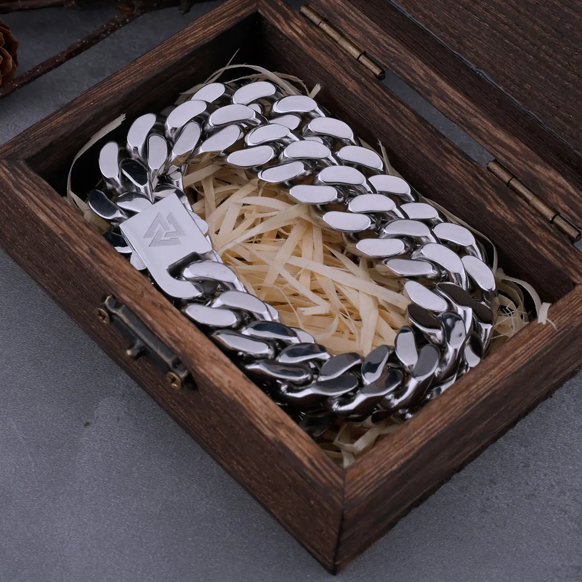 New Design Cuban Thick Chain Necklace Men Women Stainless Steel Punk Hip Hop Carved Love Couple Clavicle Chain Jewelry Gift