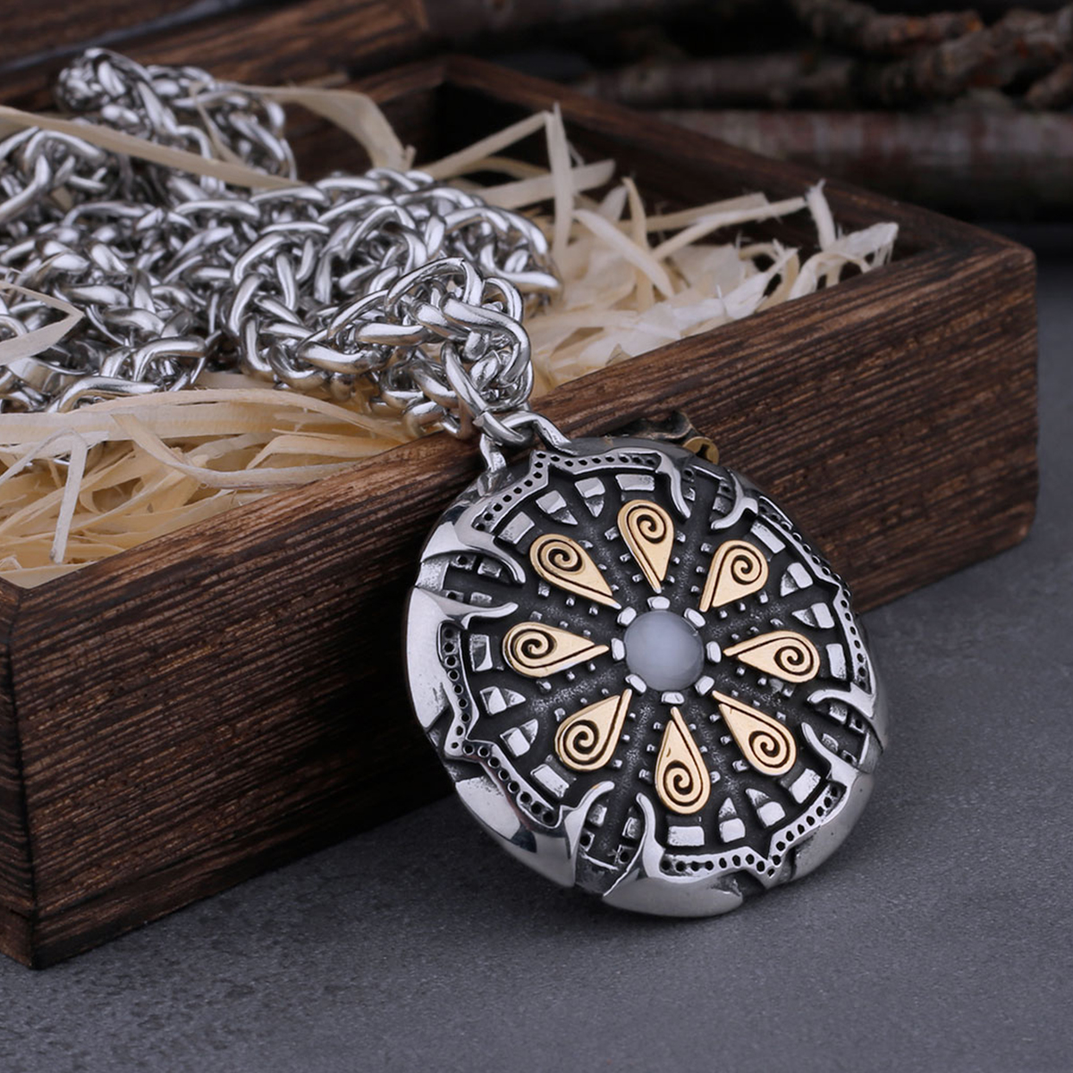 Fashion Vikings Vegvisir Rune Necklace Stainless Steel Men's Hip Hop Vintage Pendant Rock Party Nordic Jewelry As Gift Fashion Vikings Vegvisir Rune Necklace Stainless Steel Men's Hip Hop Vintage Pendant Rock Party Nordic Jewelry As Gift