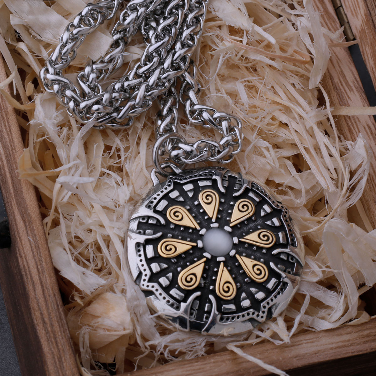 Fashion Vikings Vegvisir Rune Necklace Stainless Steel Men's Hip Hop Vintage Pendant Rock Party Nordic Jewelry As Gift Fashion Vikings Vegvisir Rune Necklace Stainless Steel Men's Hip Hop Vintage Pendant Rock Party Nordic Jewelry As Gift