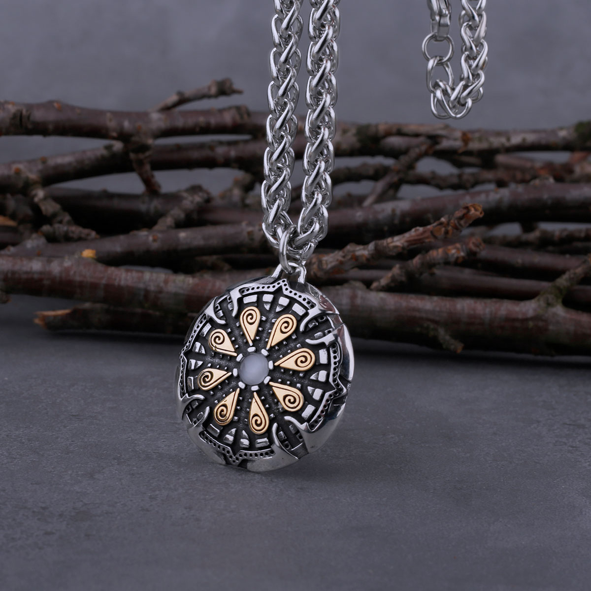 Fashion Vikings Vegvisir Rune Necklace Stainless Steel Men's Hip Hop Vintage Pendant Rock Party Nordic Jewelry As Gift Fashion Vikings Vegvisir Rune Necklace Stainless Steel Men's Hip Hop Vintage Pendant Rock Party Nordic Jewelry As Gift