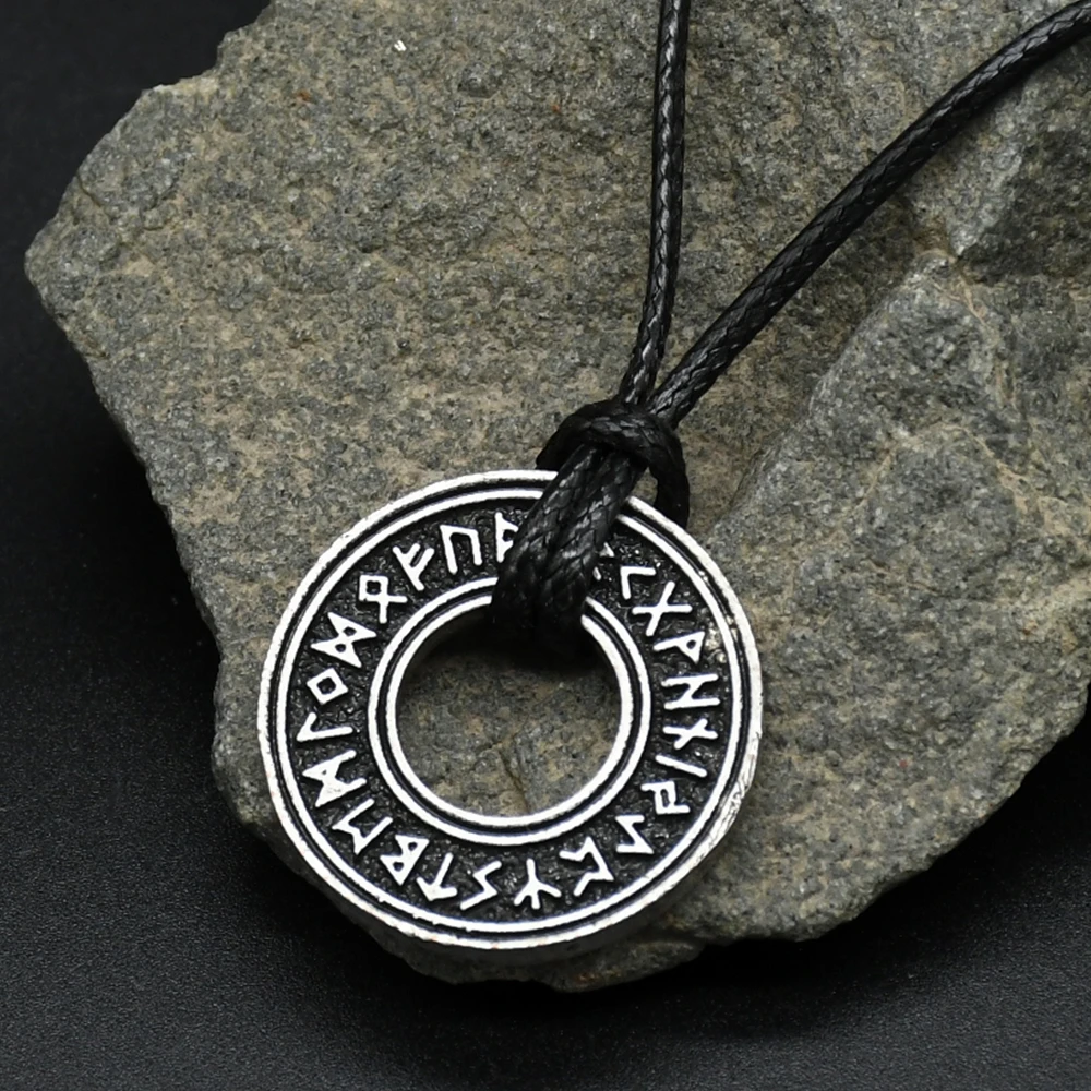 Dropshipping Slavic Norway Valknut with the Elder Futhark Runes Pagan Amulet Pendant Men Necklace Scandinavian Viking Jewelry Dropshipping Slavic Norway Valknut with the Elder Futhark Runes Pagan Amulet Pendant Men Necklace Scandinavian Viking Jewelry