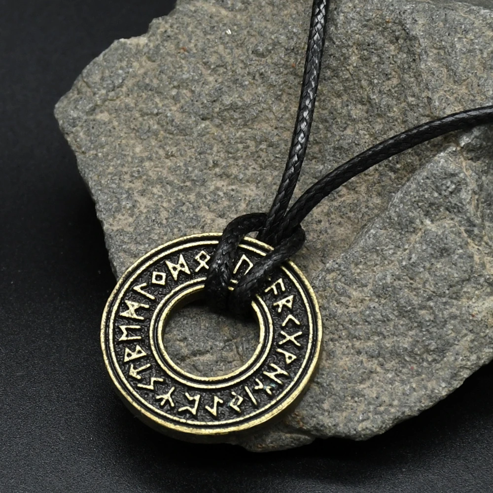 Dropshipping Slavic Norway Valknut with the Elder Futhark Runes Pagan Amulet Pendant Men Necklace Scandinavian Viking Jewelry Dropshipping Slavic Norway Valknut with the Elder Futhark Runes Pagan Amulet Pendant Men Necklace Scandinavian Viking Jewelry