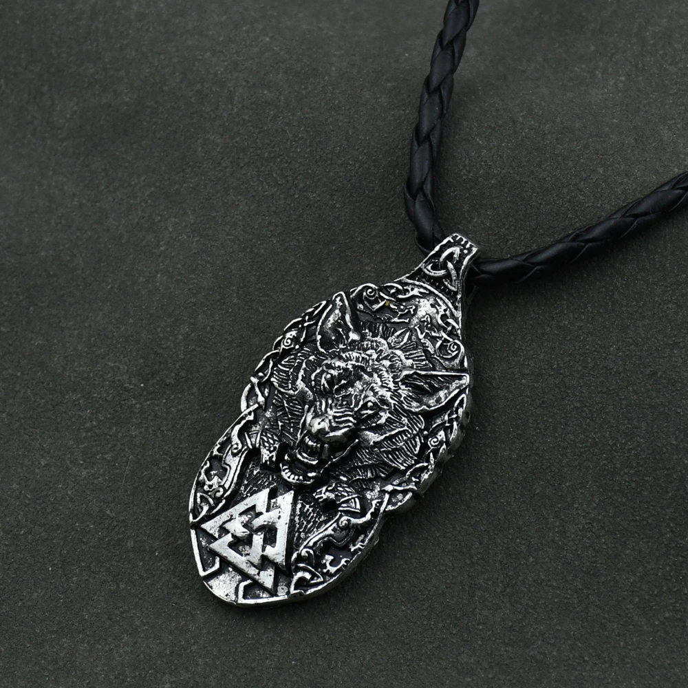 Wolf Paw Triskelion Triskele Valknut Symbol Amulet Viking odin wolf head Necklace Men Wolf Protect Me Talisman Jewelry
