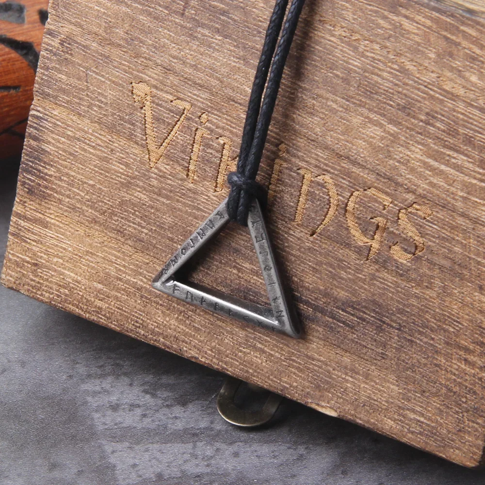 New Viking rune Letter Stainless Steel Pendant Necklace Vintage Style Concentric Ring Men Titanium Steel Necklace Jewelry New Viking rune Letter Stainless Steel Pendant Necklace Vintage Style Concentric Ring Men Titanium Steel Necklace Jewelry