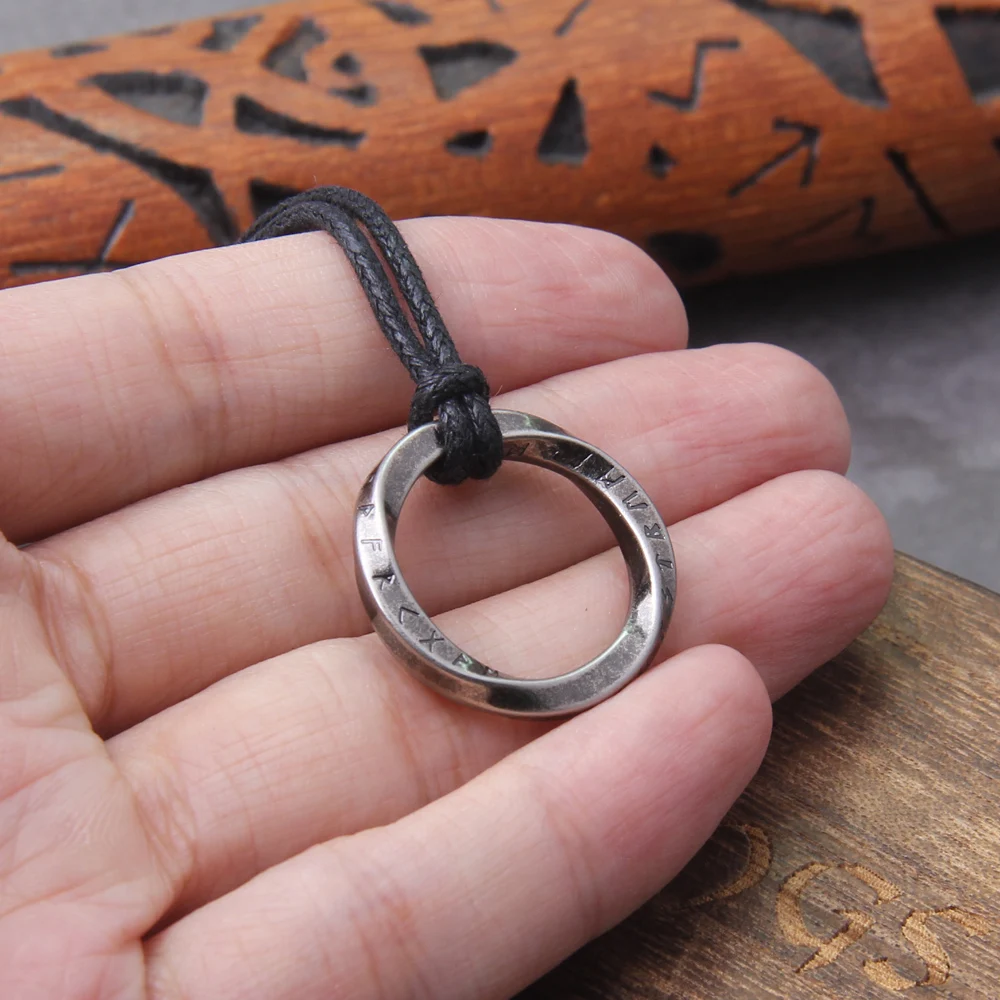 New Viking rune Letter Stainless Steel Pendant Necklace Vintage Style Concentric Ring Men Titanium Steel Necklace Jewelry