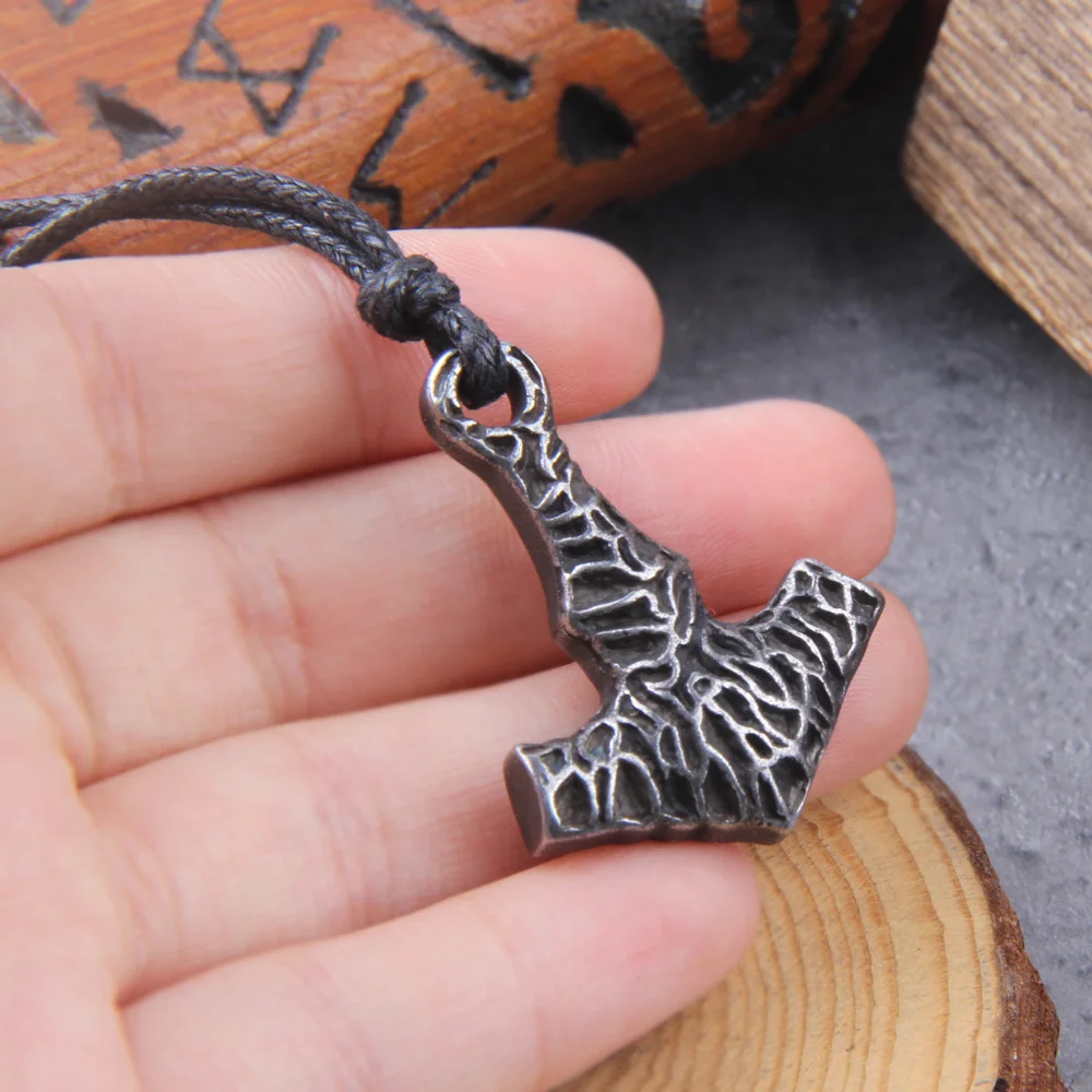 2024 New Vintage Nordic viking rune Pendant For Men Stainless Steel Necklace Jewelry for gift with box 2024 New Vintage Nordic viking rune Pendant For Men Stainless Steel Necklace Jewelry for gift with box