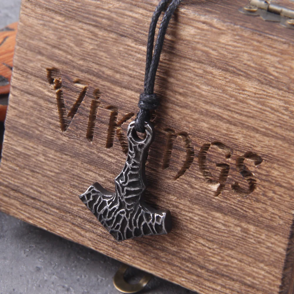 2024 New Vintage Nordic viking rune Pendant For Men Stainless Steel Necklace Jewelry for gift with box