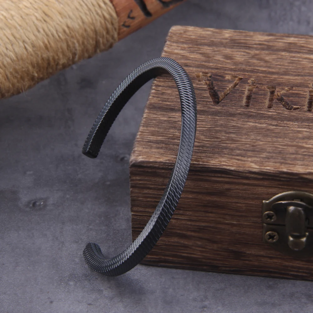 Vintage Rustic Mens Bracelet Antiqued Stainless Steel Cuff Minimalistic Hammered Bangle Jewelry Father's Day Gifts For Man