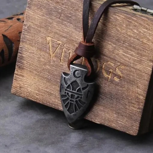 Norse Runes Odin's Spear Gungnir Necklace Men Gold Color Stainless Steel Arrowhead Pendant Valknut Talisman Male Vikings Jewelry