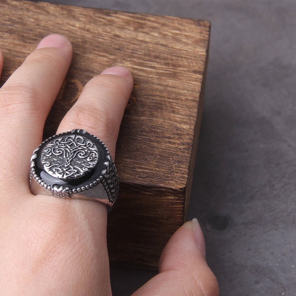 Stainless Steel Men Ring Luxury Domineering Carved Tree of Life Ring Wedding Engagement Ring Party Jewelry Birthday Gift