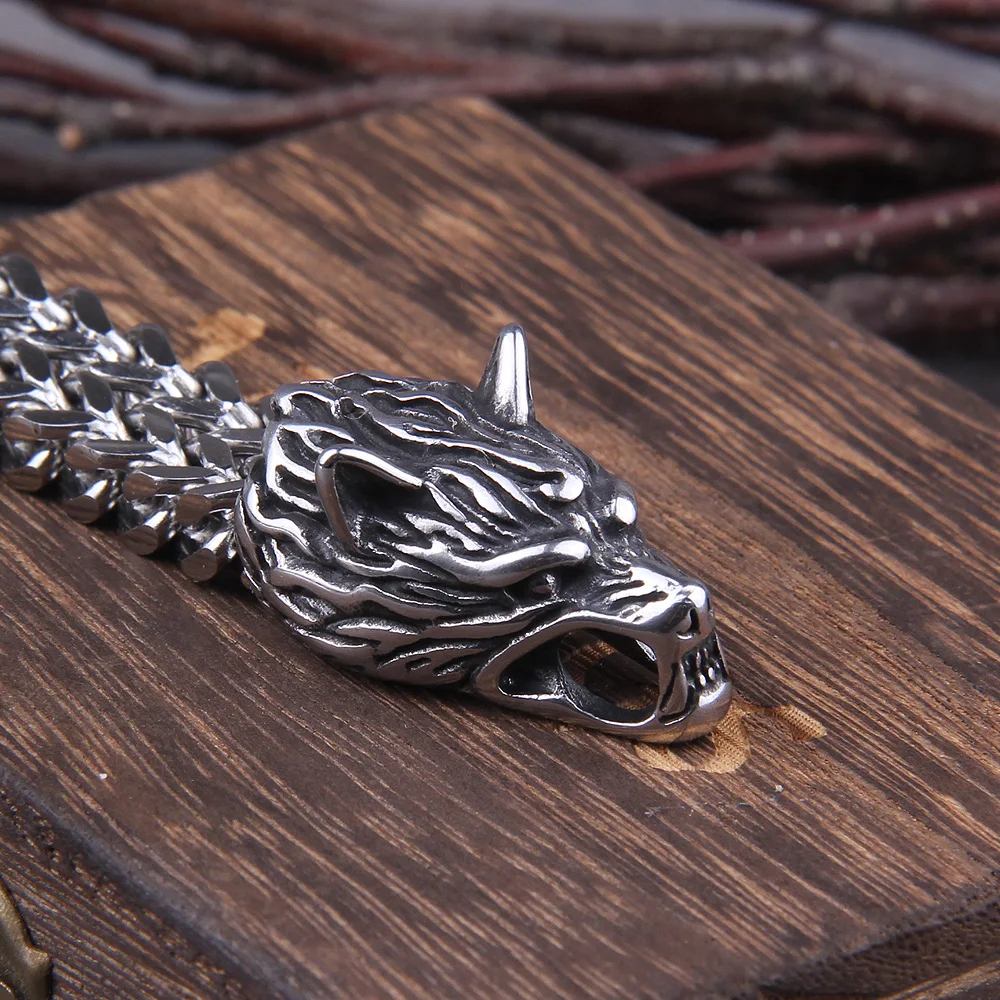 Never Fade Rock Viking Wolf Charm Bracelet Men's Stainless Steel Mesh Chain Gold Wolf Punk Jewelry without box Never Fade Rock Viking Wolf Charm Bracelet Men's Stainless Steel Mesh Chain Gold Wolf Punk Jewelry without box