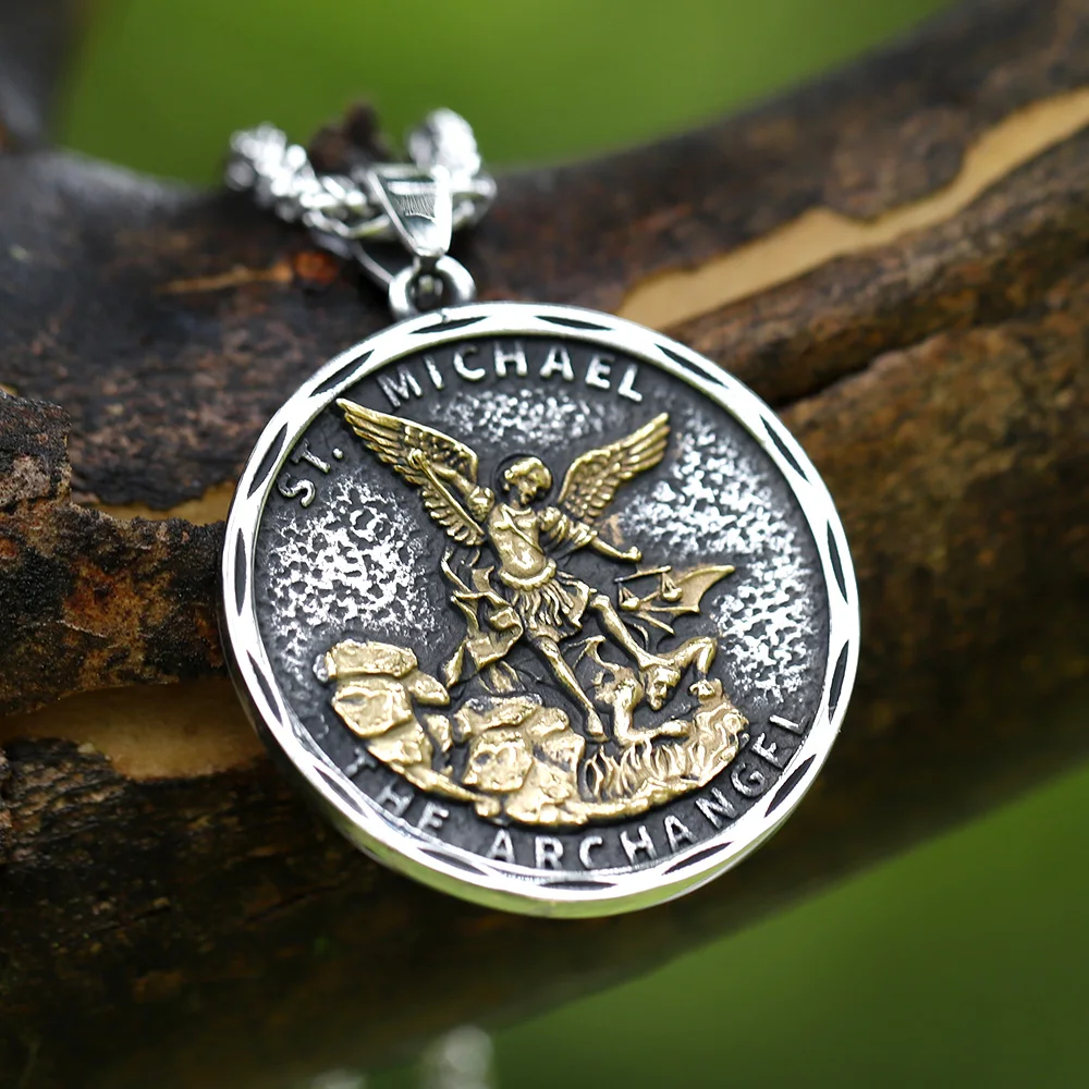 new Men Stainless Steel Archangel St.Michael Guardian Pendant Necklaces Fashion Jewelry Creativity Chains Gifts new Men Stainless Steel Archangel St.Michael Guardian Pendant Necklaces Fashion Jewelry Creativity Chains Gifts